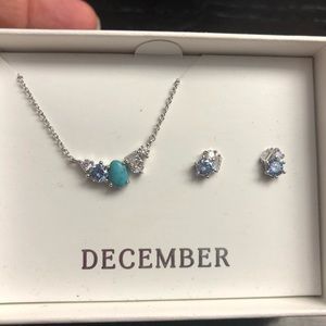 Chloe and Isabel December necklace + Stud set